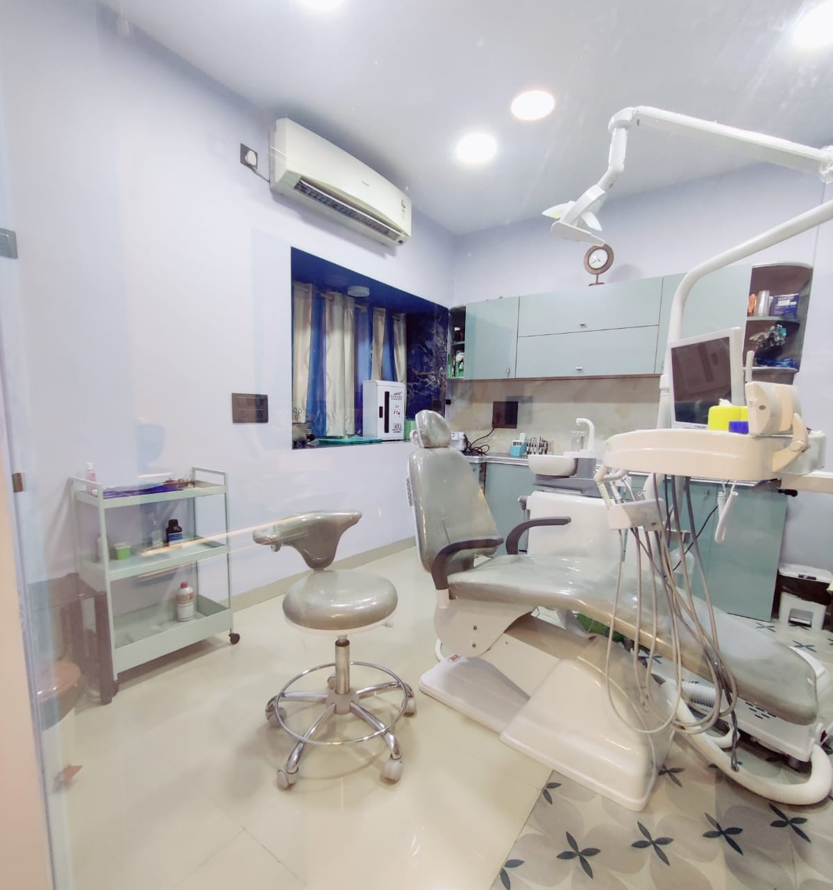 Crowns and Bridges in Pune